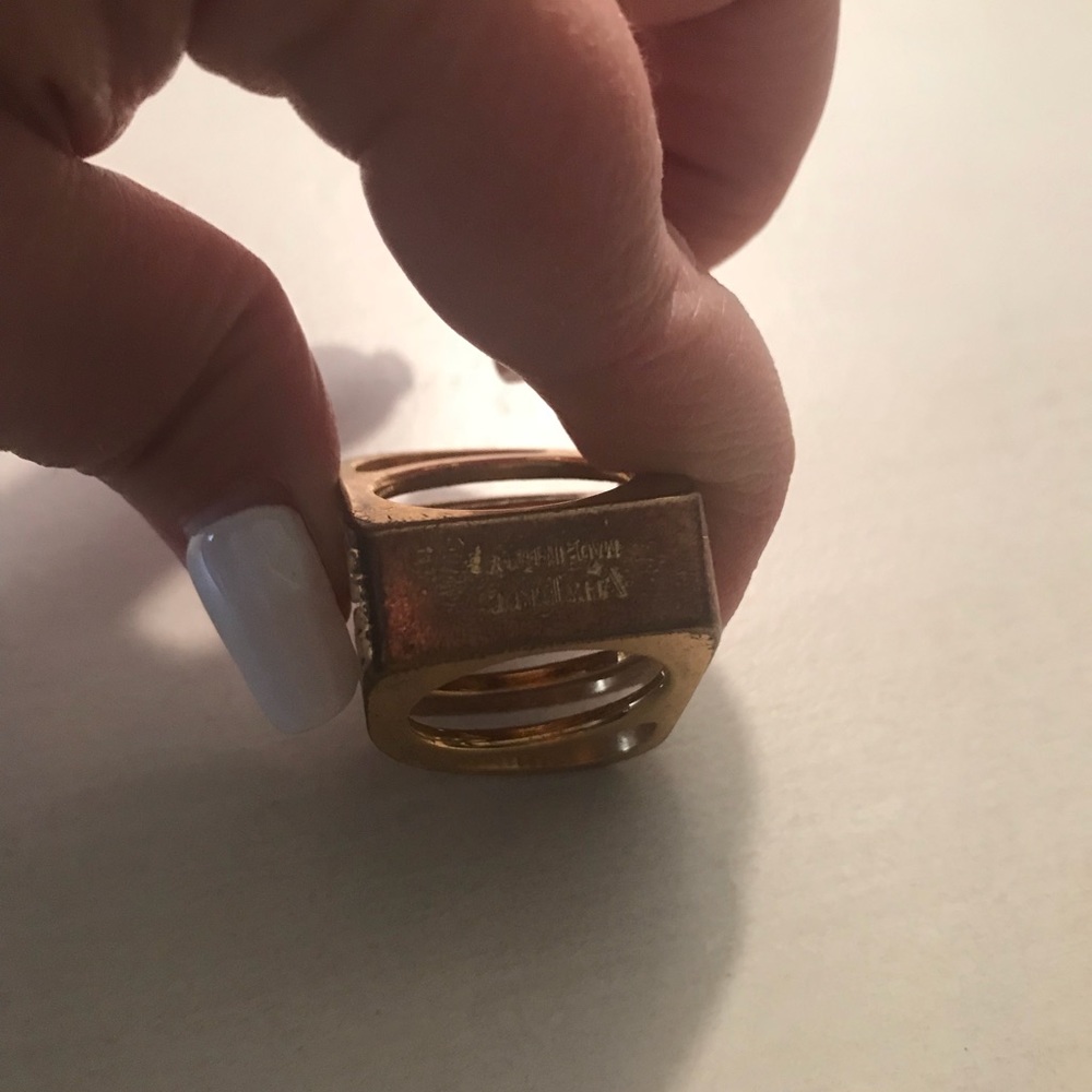 Ring - Picture 3 of 9